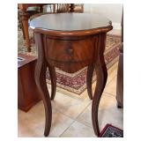 Very well build mahogany accent table with single drawer - 18 x 24 x 28-1/2 tall