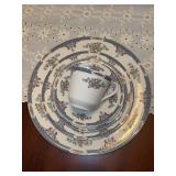 5-piece place setting of Royal Doulton COTSWOLD Fine China - includes dinner plate, salad plate, dessert plate, cup/saucer