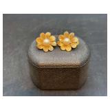 Very nice pair of gold floral earrings with pearl-like center and 14K yellow gold clip-ons - 11 grams