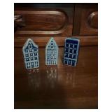 Delfts-Blauw miniature porcelain Dutch Canal houses. Vintage set of three. Holland