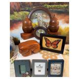 Group of miscellaneous decor pieces