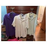 4 extra large mens shirts, and one striped large shirt
