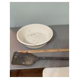 23 inch Coal shovel and an 18“ x 4“ enamel wash basin