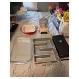 Assortment of kitchen items