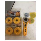 Olga rotary Cutter with several blades and weights for material cutting