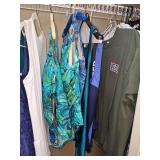 Grouping of ladies tops/pants/jeans. Size 12/M/L