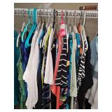 Grouping of ladies tops/pants/jeans. Size 12/M/L