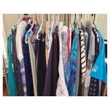 Grouping of ladies tops/pants/jeans. Size 12/M/L
