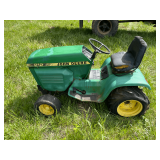 John Deere Lawn Tractor