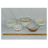 4 vintage Pyrex bowls & one lid, Champion bowl; as