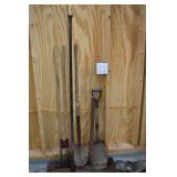 Tool lot: post hole digger, bar, maddox, spade and