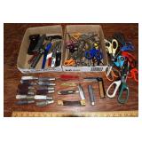 Large group of Barlow and other pocket knives, sci
