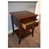Mahogany finish single drawer side table, 19x18x27