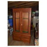 Amish made cherry wood 2 door over 4 drawer 20 gun