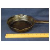 Griswold No. 5 skillet; as is