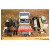 4 pneumatic tools and accessories: DeWalt straight
