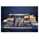 Lionel lot: CW-80 transformer, (4) 1122 switches,