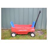 Radio Flyer 2 seat wagon with independent front wh