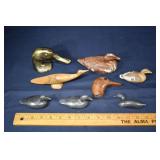 4 Lead miniature decoys, 2 wood carved figures, du