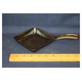 Griswold square egg skillet 129A; as is