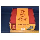 She Outdoor womens size 8 Trekker IV boots, NOS; a