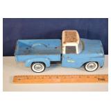 Tru-Scale die cast metal model of an IH pickup wit