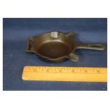Griswold ash tray 570A; as is
