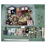 Lot: costume jewelry, watches, silver accessories,
