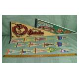 Lot of 16 MLB pennants: 14 of them are mini pennan