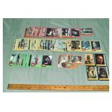 Lot of (99) 1977 Star Wars cards: 4 Wonder Bread c