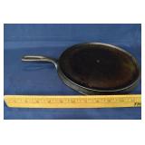Wagner #1109D cast iron round griddle; as is