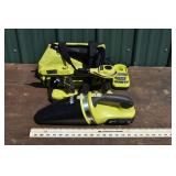 Ryobi 18V tool lot: hand vac P713, glue gun P305,