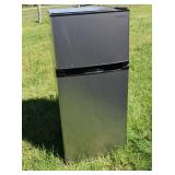 Insignia model NS-CF43SS9 4.3cu ft working refrige