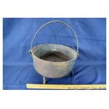 Antique cast iron 15" footed cauldron with bale ha