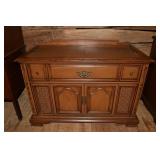 Magnavox console stereo, 40x18x28'h; as is