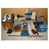 Lot: 2 door closers, 2 trimmer knife blades, spray