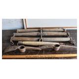 Lot: 4 antique single trees, pick and Maddox heads