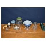 Vintage glass: Pyrex bowls, 3 green insulators, ja