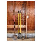 Tool lot: shovel, post hole digger, digging bar, M
