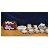Collection of porcelain: 32pcs Kaiser, 12pc Cook 