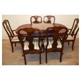 Kincaid cherry Queen Anne style extension DR table