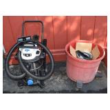 Hart working 8gal 6hp wet/dry vacuum with attachme