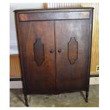 Art Deco walnut 2 door chifforobe, 40x19x57'h; as