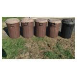 5 Rubbermaid 35gal trash cans with lids; as is
