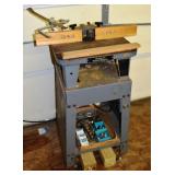Delta wood shaper, powers up and operates, mounted