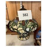 19in Tiffany style table lamp