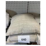 18inx18in Throw pillow 2 ct