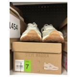 Steve Madden Kendrix sneaker size 7