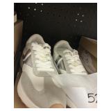 Steve Madden Kendrix sneaker size 8