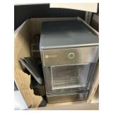 GE Profile ice cube maker - USED